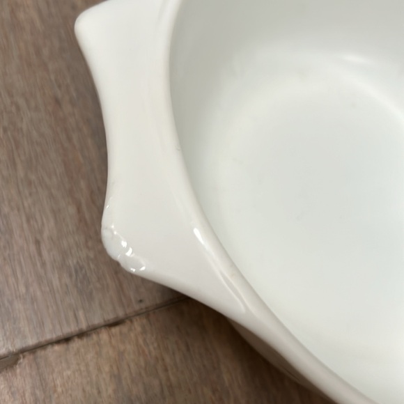 Vintage Pyrex Casserole Dish, Blue Iris Pattern with Pyrex Lid - Picture 4 of 11